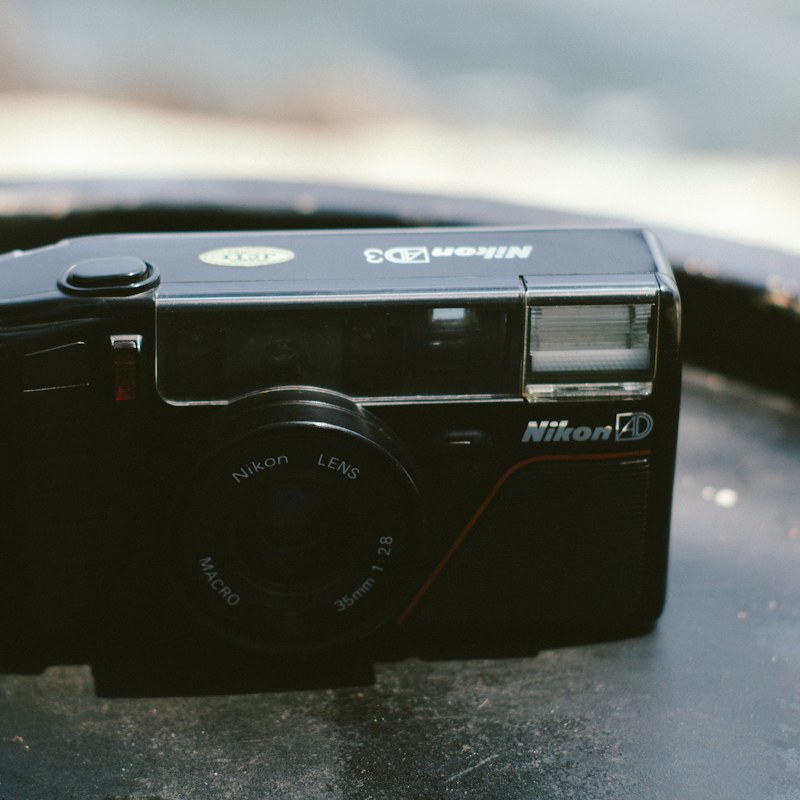 Frame kompakt fotoğraf makinesi — temsili katalog görseli